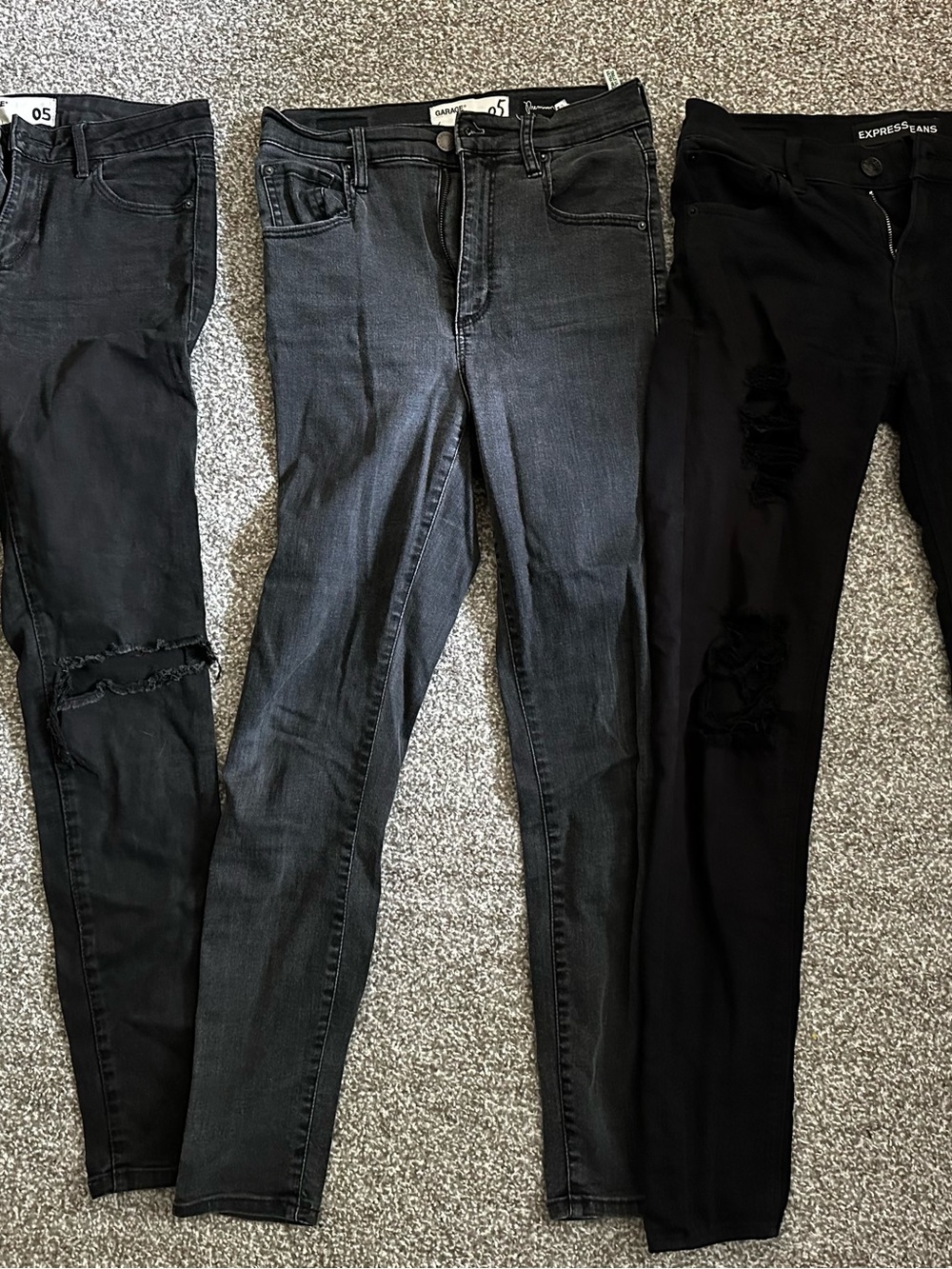 Women's Skinny Jeans - Black and Washed Black Mix